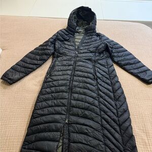 L.L. Bean Women's Ultralight 850 Down Hooded Coat Full Length